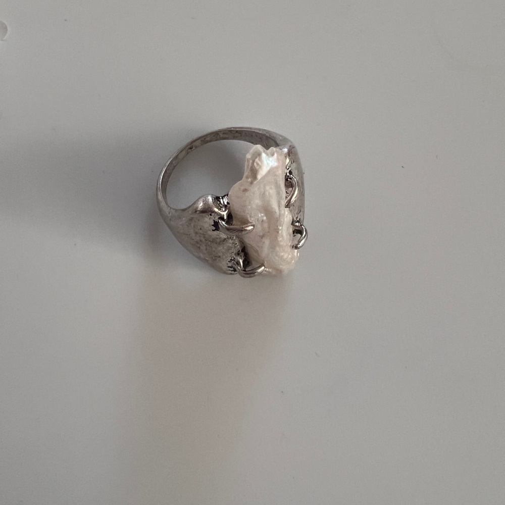 Free people Silver Baroque Pearl Statement Ring - Picture 9 of 12